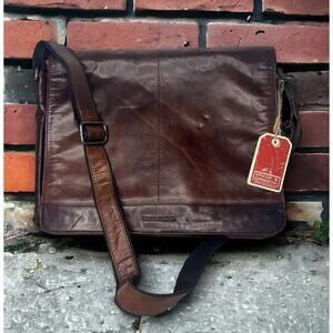 Spikes and Sparrow Noah Dark Brown Leather Crossbody Messenger Bag Laptop Travel